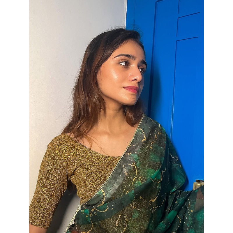 Bindigasm’s Advi Floral Woven Design Stretchable Saree Blouse