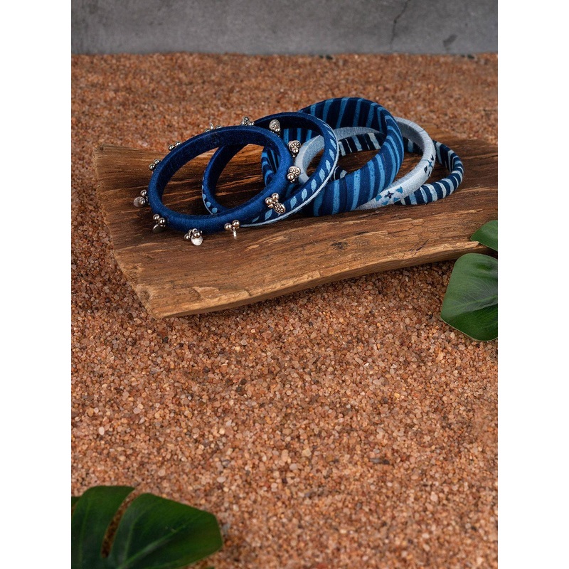 Taasha Craft Set Of 5 Thread Beaded Bangles