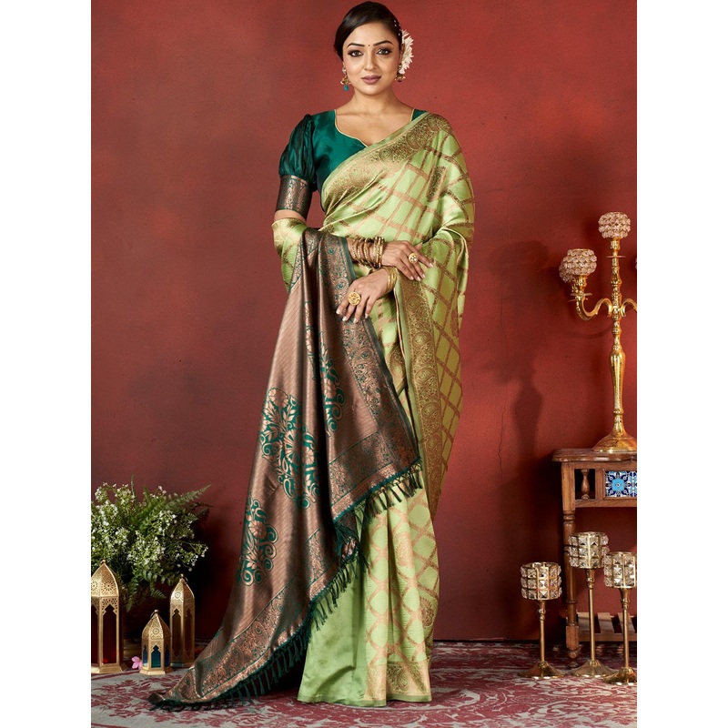 DIVASTRI Striped Woven Design Zari Banarasi Saree