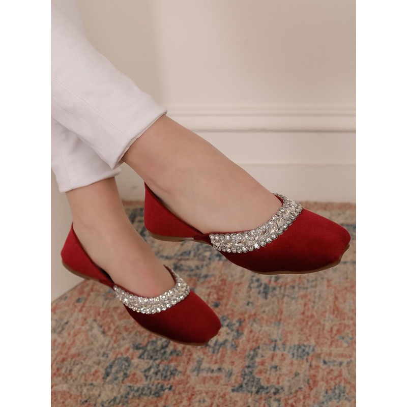 Shezone Women Embellished Mojaris