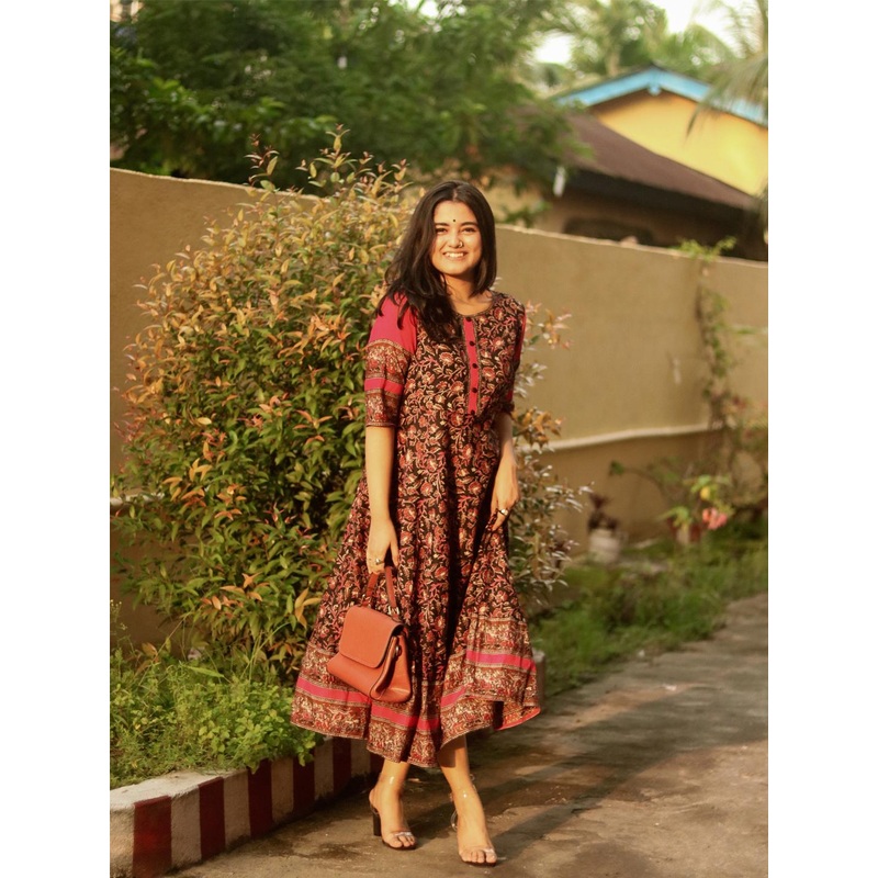 YASH GALLERY Women Black & Red Cotton Printed Anarkali Kurta