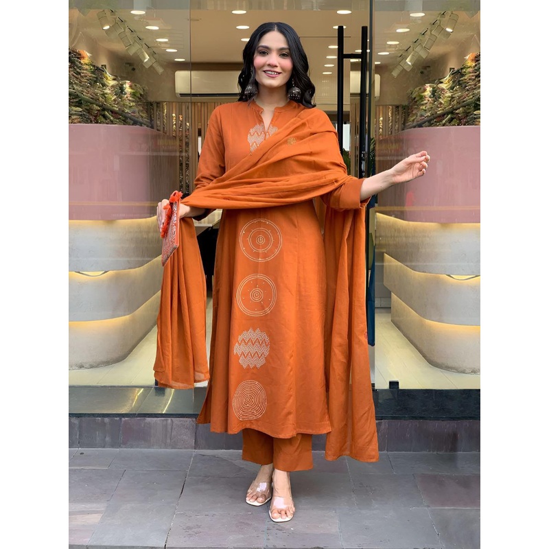 GoSriKi Women Geometric Printed A-Line Kurta with Trousers & Dupatta