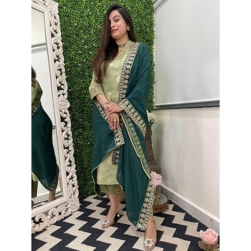 GoSriKi Women Floral Regular Kurta with Trousers & With Dupatta