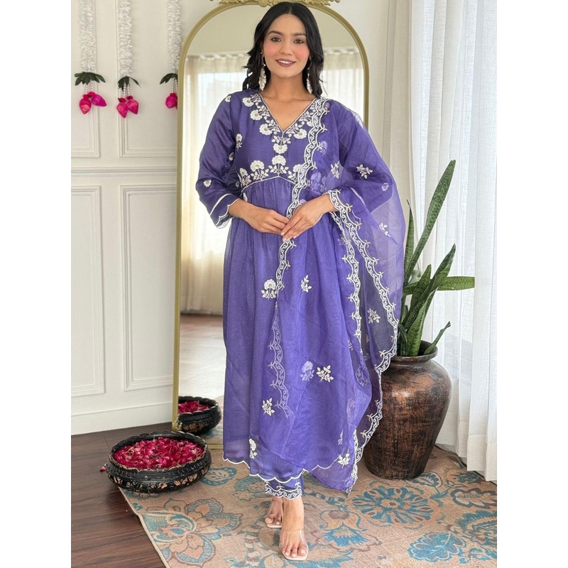 Navlik Floral Embroidered V-Neck Thread Work A-Line Kurta With Trousers And Dupatta