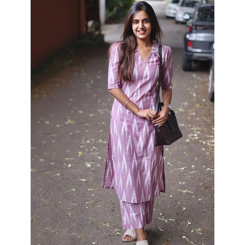 GoSriKi Abstract Printed Shirt Collar Straight Kurta With Trousers