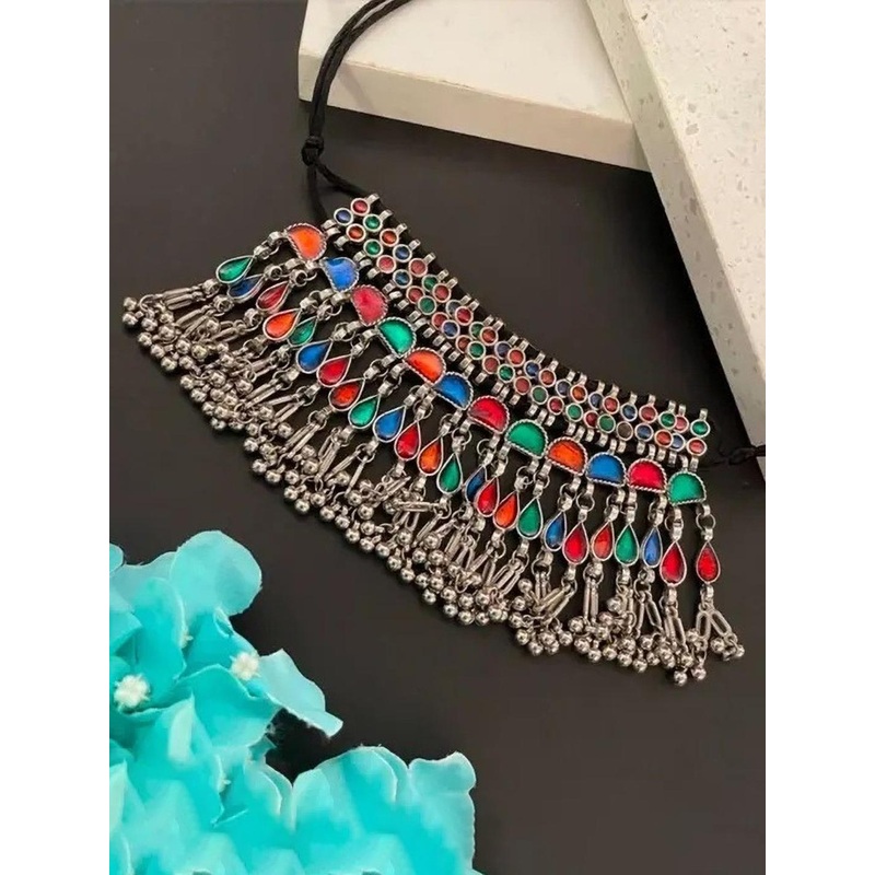 Sangria Atificial Stones Studded & Beaded Statement Necklace