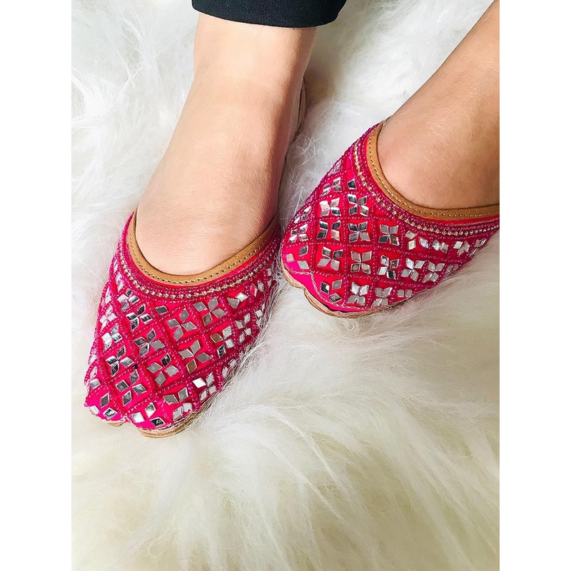 DESI COLOUR Women Pink Mirror Embellished Leather Ethnic Flats