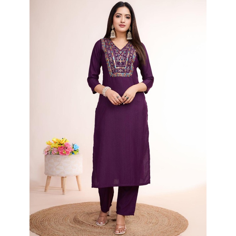 Women Basket Women Floral Embroidered Kurta with Trousers