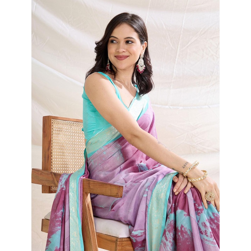 DIVASTRI Abstract Woven Design Pure Crepe Saree