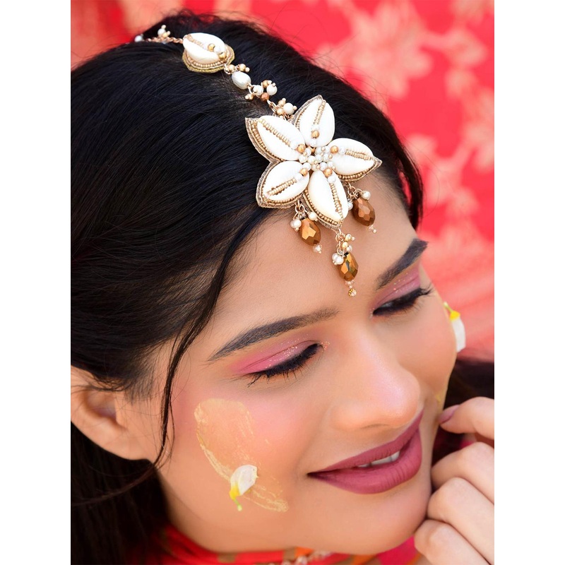 EVERSTYLISH Sanjoya Apsara Ivory Ethnic Shell & Glass Beads Haldi Maangtika