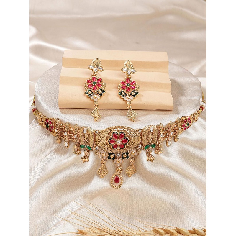 KARATCART Elegant South Indian Inspired Floral Choker Temple Jewellery Set With Kundan