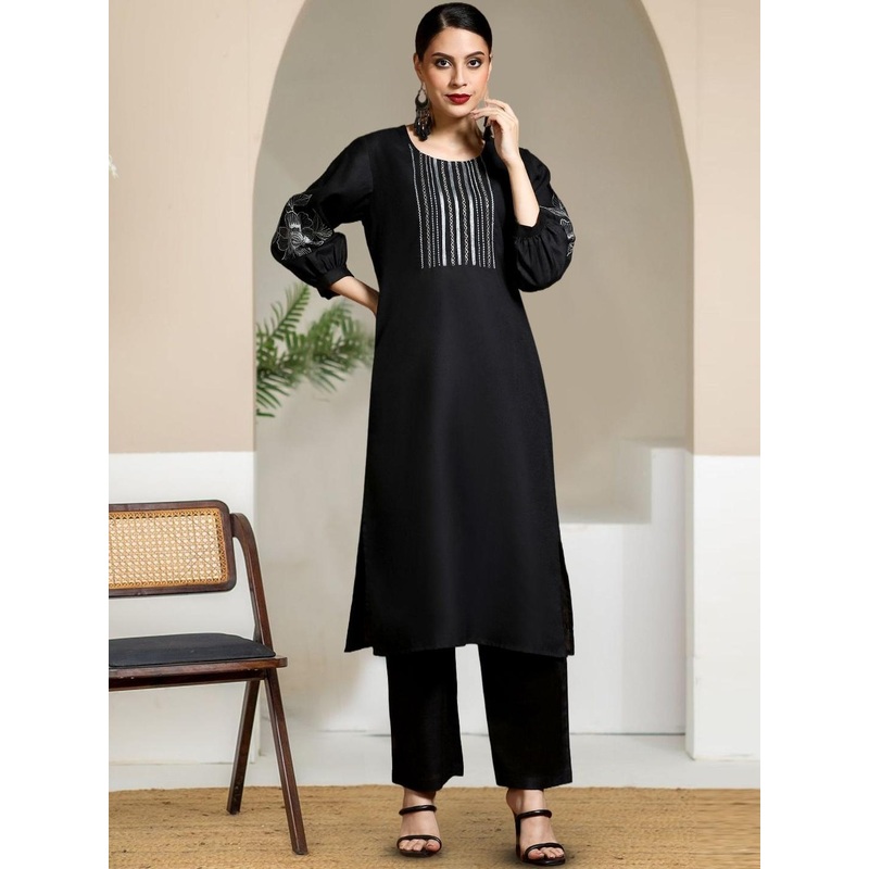 AADVIKA Women Floral Embroidered Kurta with Trousers