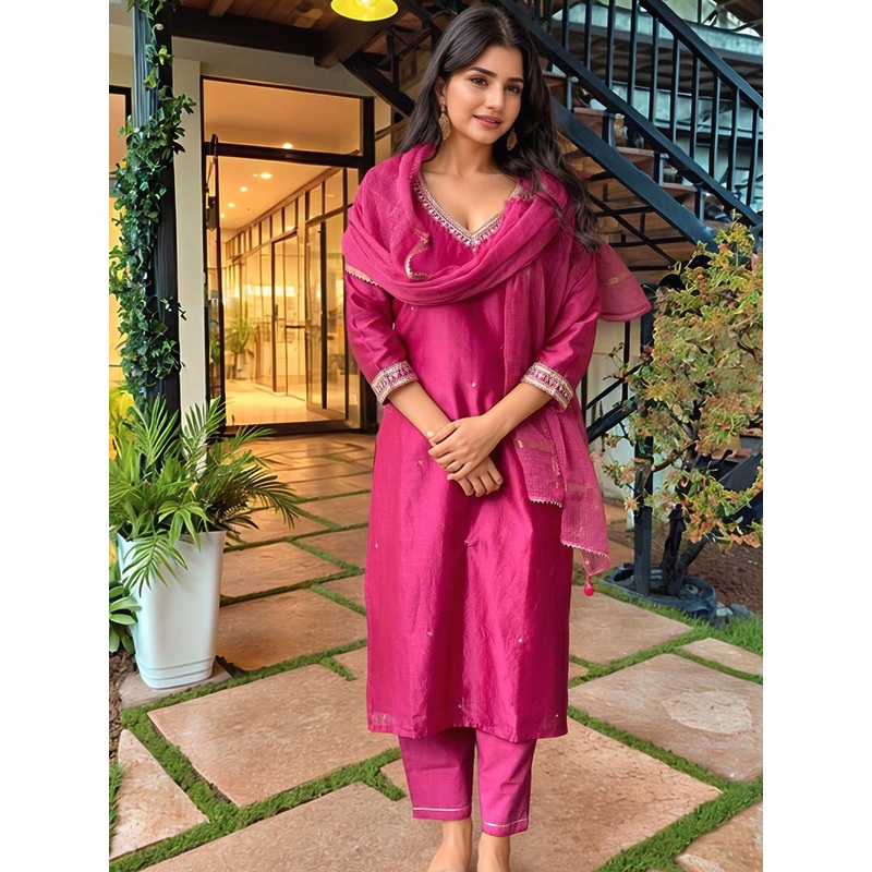 Aaghnya Women Floral Embroidered Kurta with Trousers & Dupatta