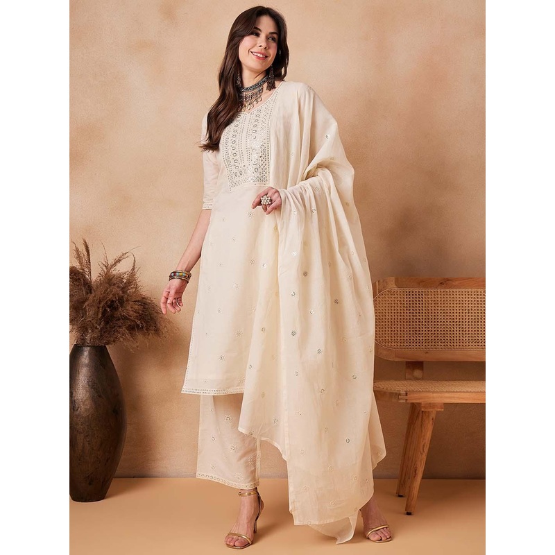 House of Pataudi Floral Embroidered Pure Cotton Straight Kurta With Trouser & Dupatta