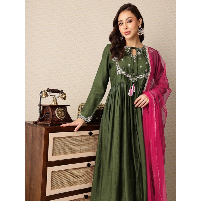 House of Pataudi Floral Embroidered Thread Work Jashn Kurta with Trousers & Dupatta