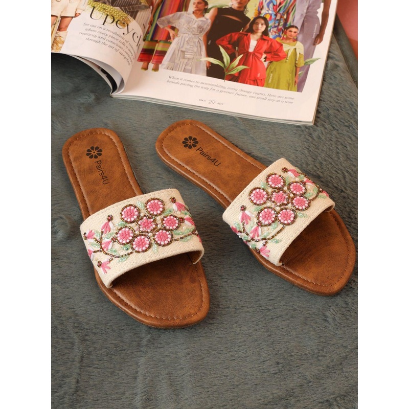 Pairs4U Women Embellished Sliders