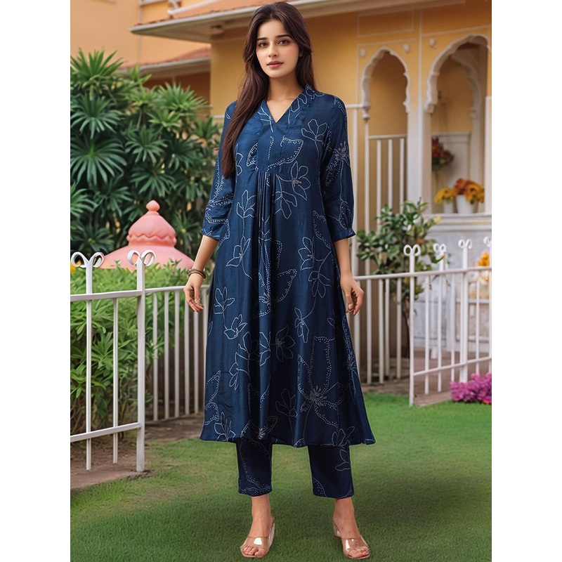 Aaghnya Women Floral Printed A-Line Kurta with Trousers