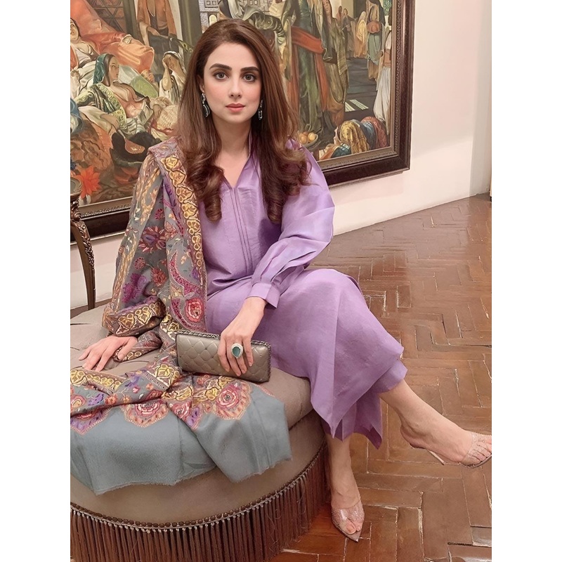 GoSriKi Mandarin Collar Puffed Sleeves Straight Kurta With Trousers & Dupatta