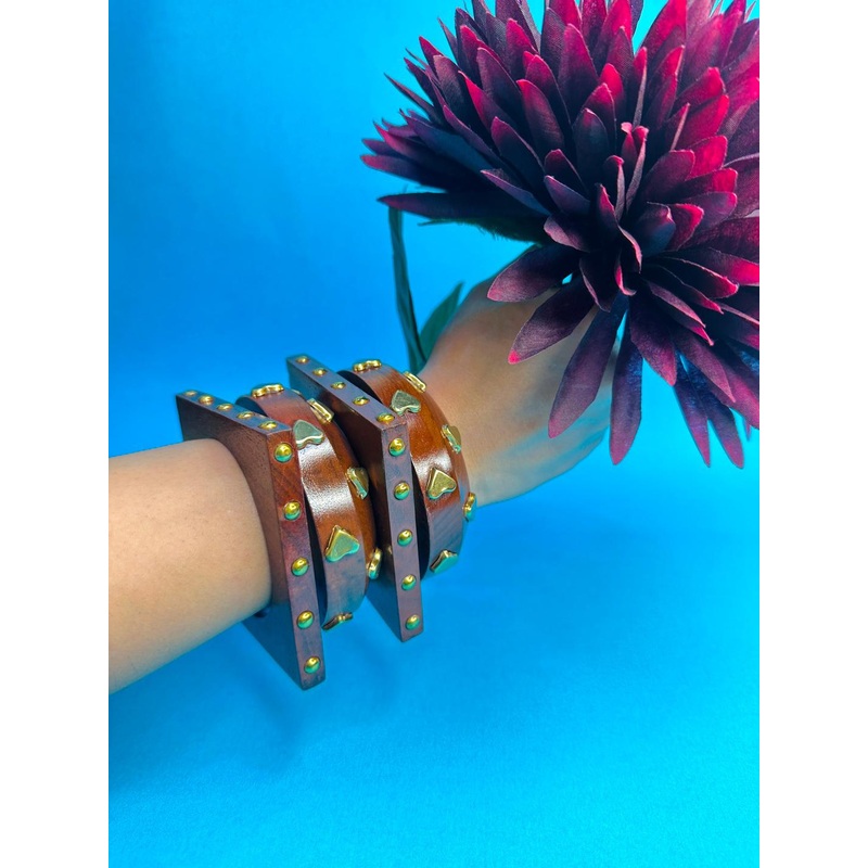 TAG 7 Set Of 4 Wooden Bangles