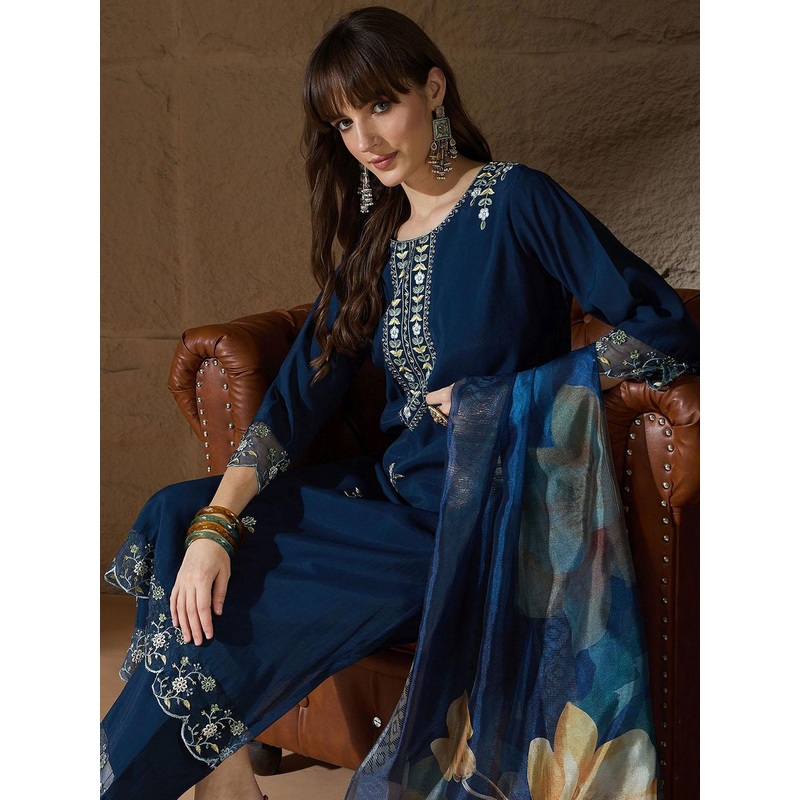 VredeVogel Women Floral Embroidered Regular Thread Work Kurta with Trousers & Dupatta