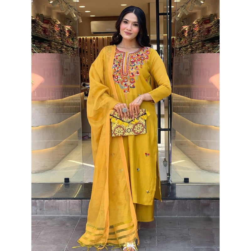 Aaghnya Women Yellow Viscose Rayon Kurta Sets