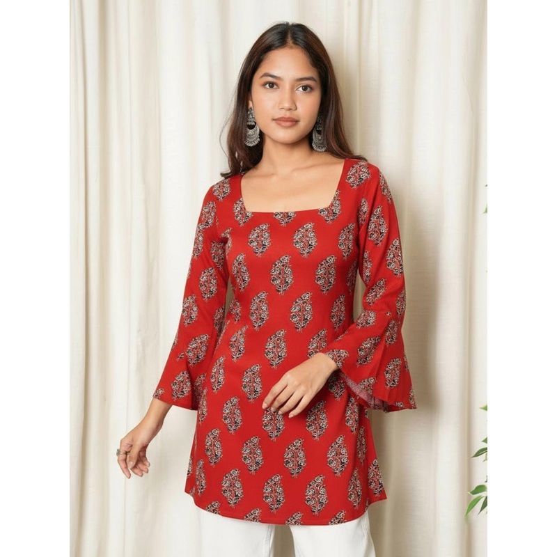 GoSriKi Ethnic Motifs Printed Square Neck Bell Sleeves Straight Kurti