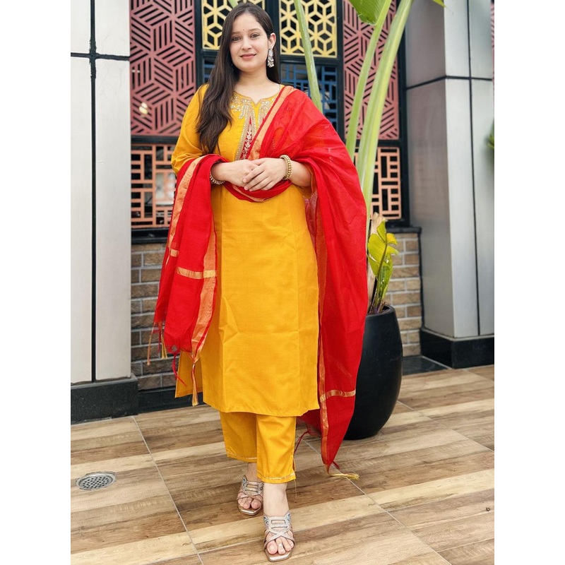 VredeVogel Ethnic Motifs Yoke Design Regular Sequinned Kurta With Trousers & Dupatta