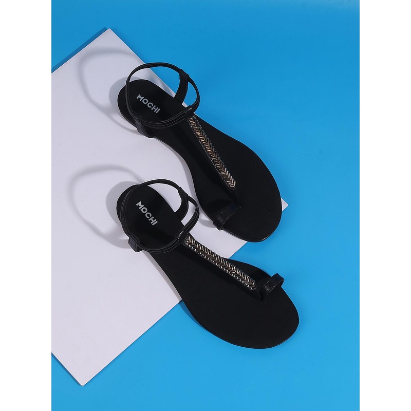 Mochi Women Black Embellished One Toe Flats