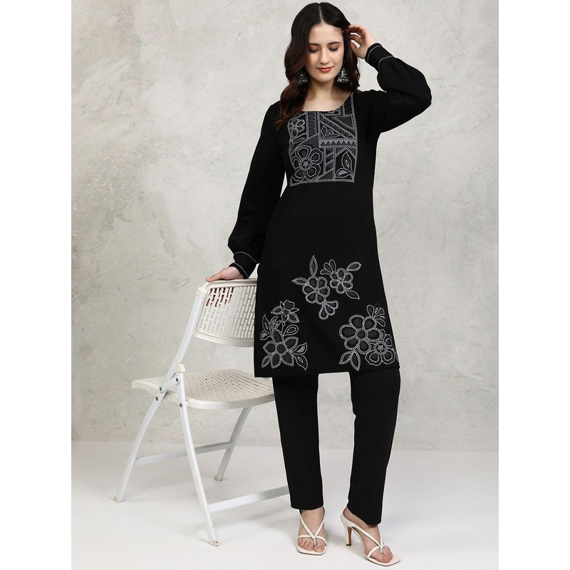 Vishudh Black Ethnic Motifs Yoke Design Round Neck Bishop Sleeves Straight Kurta