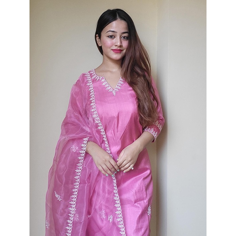 VredeVogel Women Ethnic Motifs Embroidered Regular Thread Work Kurta with Trousers & With Dupatta