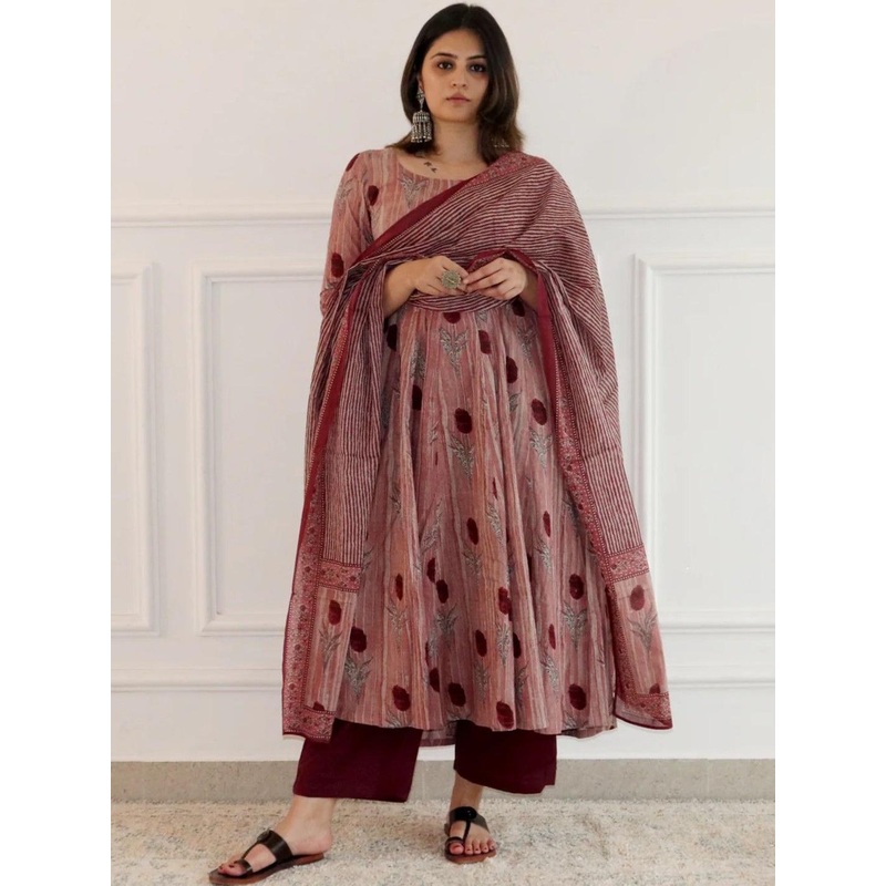 Aaghnya Women Maroon Kurta Sets