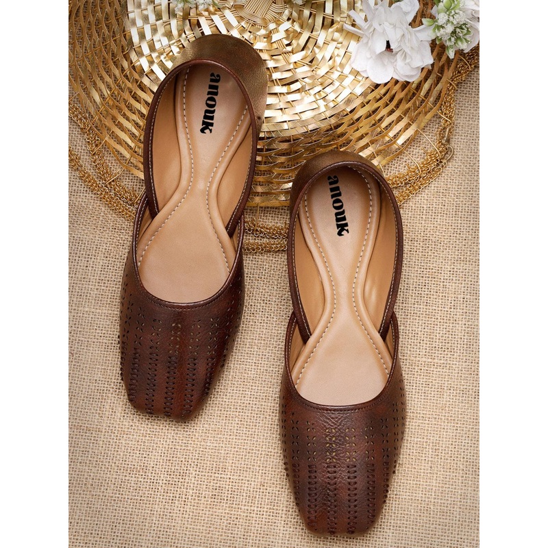 Anouk Women Embellished Mojaris With Laser Cuts