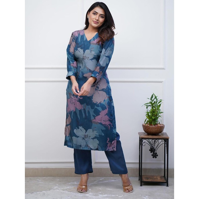 GoSriKi Floral Printed V-Neck Straight Kurta With Trousers