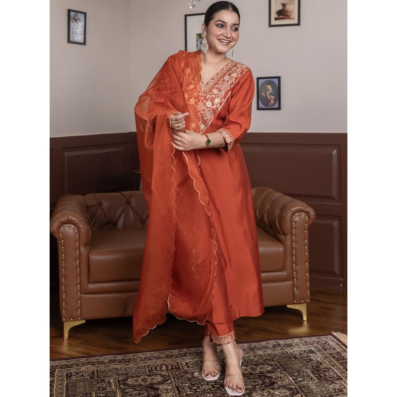 VredeVogel Women Ethnic Motifs Embroidered Thread Work Kurta with Trouser & Dupatta