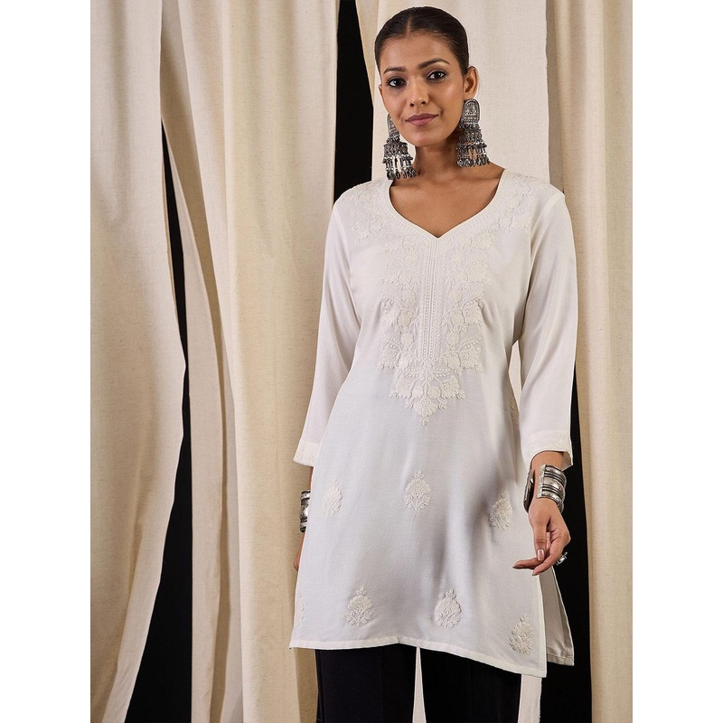 Anouk Women  Floral Embroidered Thread Work Thread Work Short Kurti