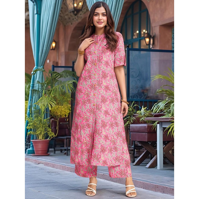 Aaghnya Floral Printed Mandarin Collar Straight Kurta With Trousers