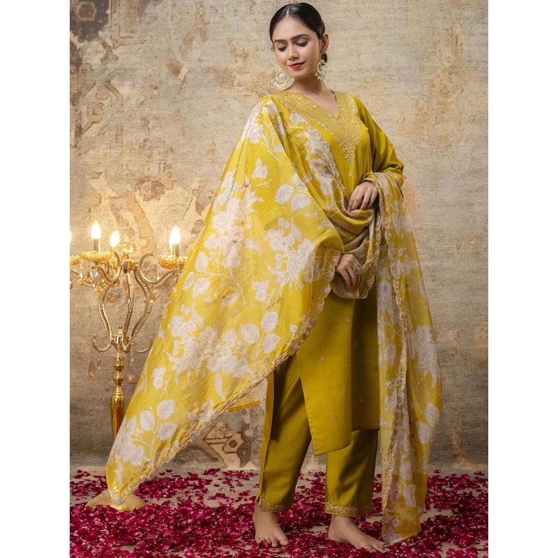 VredeVogel Women Ethnic Motifs Embroidered Regular Sequinned Kurta with Trousers & With Dupatta