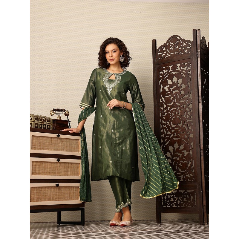 House of Pataudi Floral Embroidered Regular Sequinned Jashn Kurta with Trousers & Dupatta