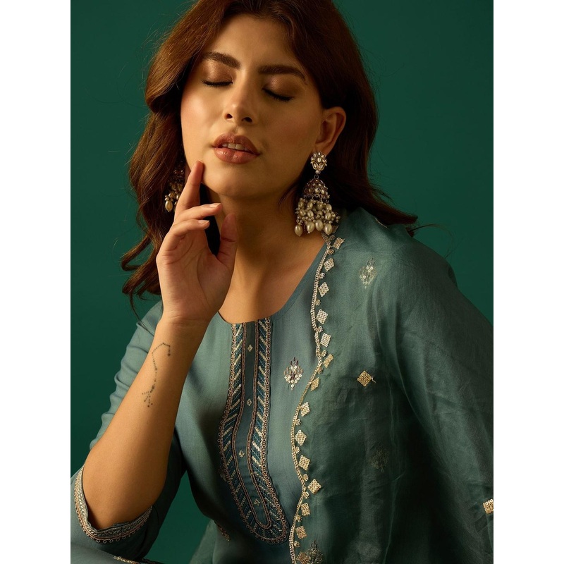 Varanga Ethnic Motifs Embroidered Round Neck Thread Work Kurta With Trousers & Dupatta