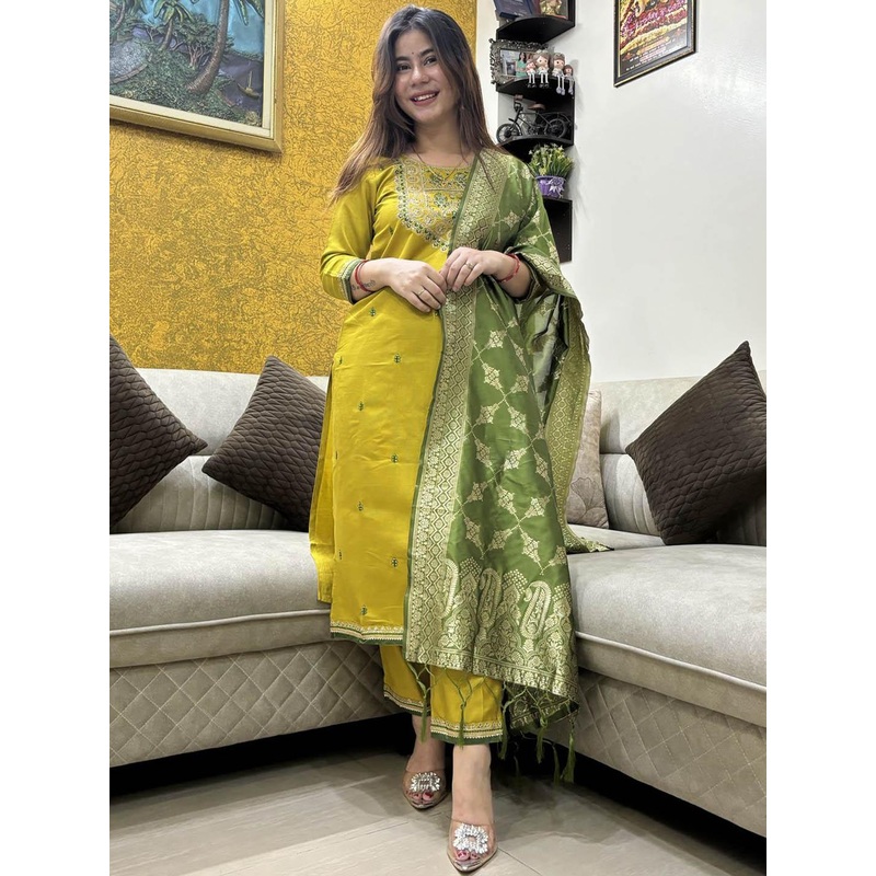 VredeVogel Floral Embroidered Zari Straight Kurta With Trouser And Dupatta