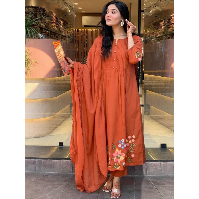 SZN Floral Embroidered Round Neck Pleated Thread Work Kurta With Trouser & Dupatta