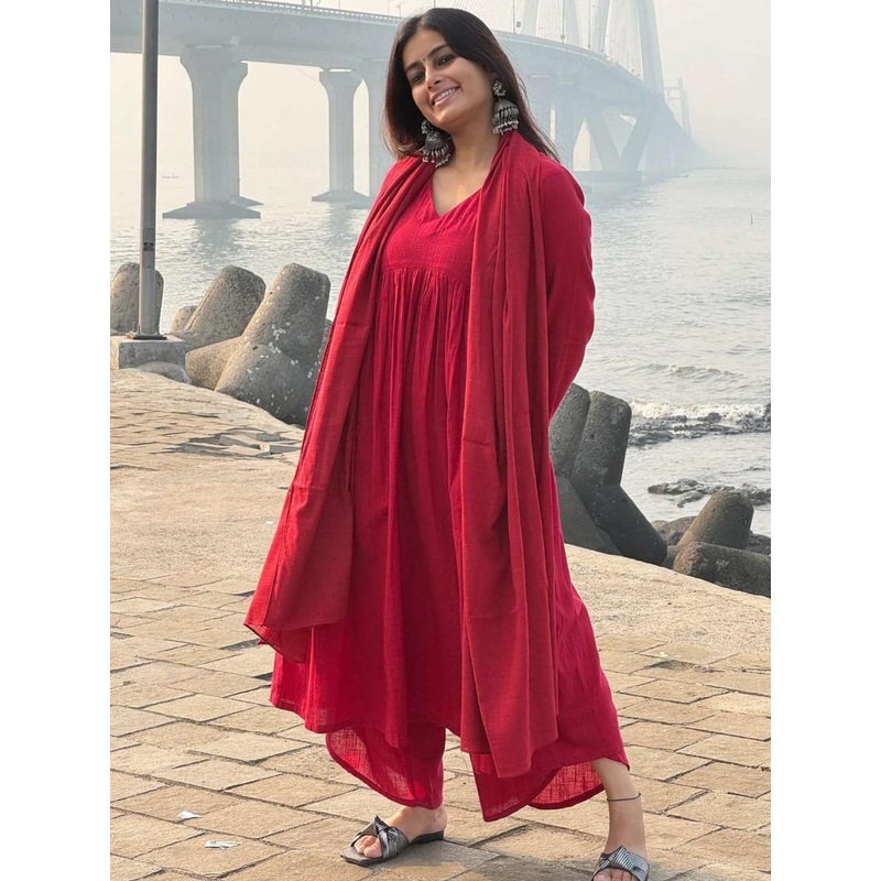 Aaghnya Women Tiered Kurta with Pyjamas & With Dupatta