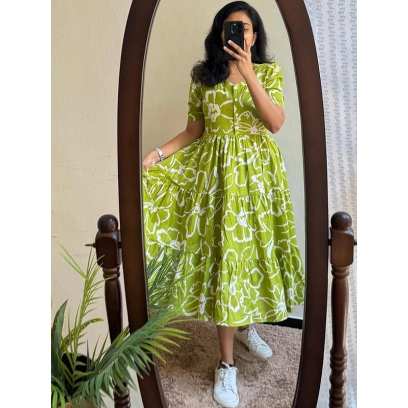 AURIPRX FASHION Women Green Viscose Rayon Floral Printed Anarkali Kurta