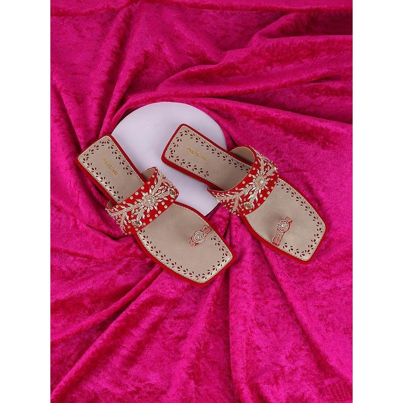 Mochi Ethnic Embellished One Toe Flats