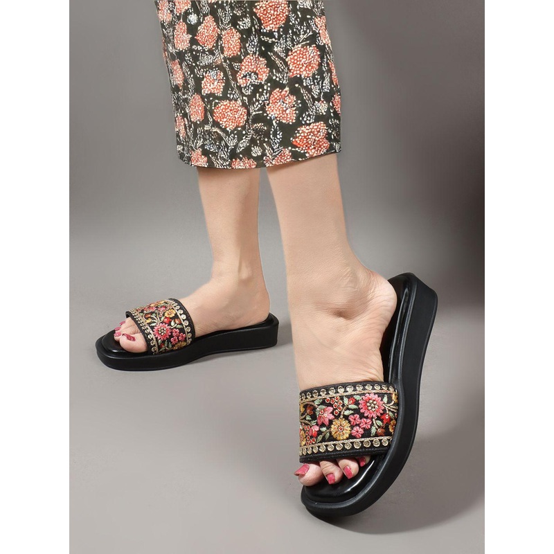 Anouk Women Woven Design Flatform Heels Sandals