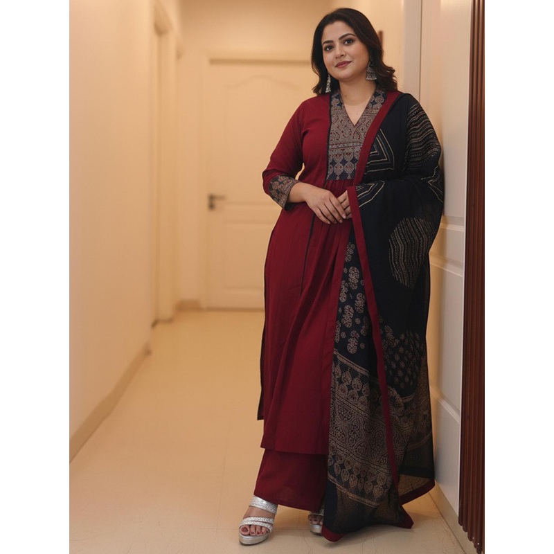 Aaghnya Women Rayon Blend Printed Straight Kurta Set With Dupatta