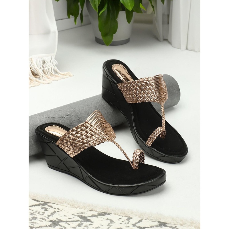 madam glorious Women Wedge Heel Sandals