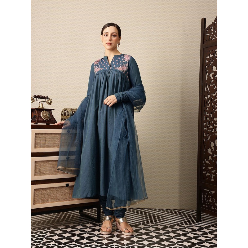 House of Pataudi Floral Embroidered Jashn Kurta with Churidar & Dupatta